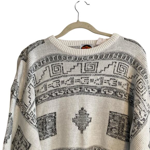 Vintage White Gray Pullover Abstract Grecian Pattern Acrylic Sweater Size Medium - Picture 5 of 16